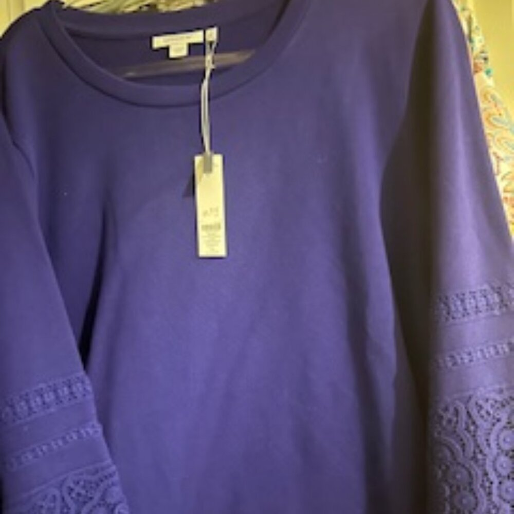 Chico's Zenergy  Sweatshirt w/ Lace size 4 (20-220 nwt